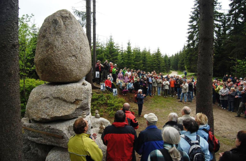 Odhalení pomníku v roce 2010